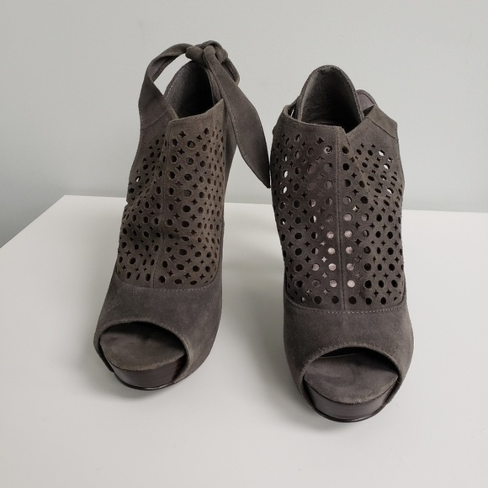 Steve Madden Women's 6 Evelina Grey Tie Cutout Peeptoe Booties - Picture 4 of 5